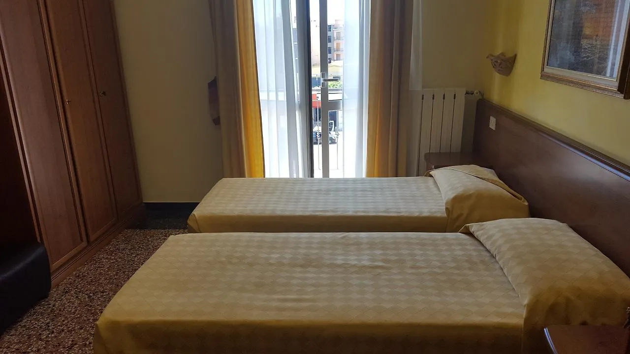 Hotel Tiffany Ceriale