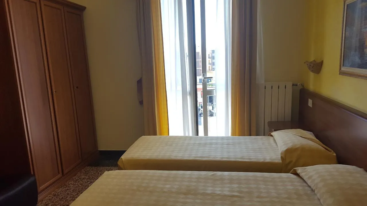 Hotel Tiffany Ceriale