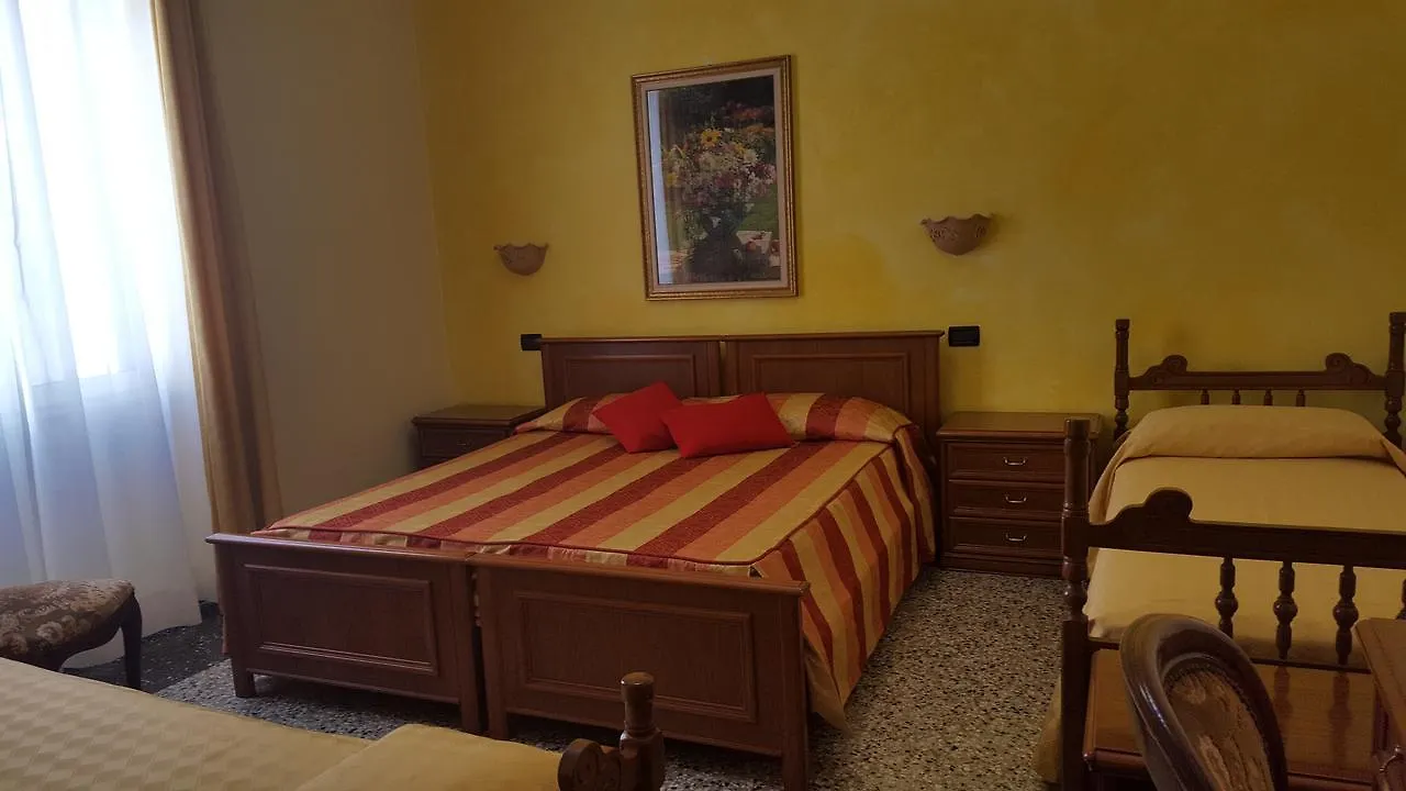 Hotel Tiffany Ceriale